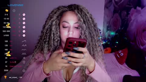 _just_a_queen_3 online show from December 15, 6:04 pm