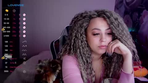 _just_a_queen_3 online show from December 31, 8:59 am