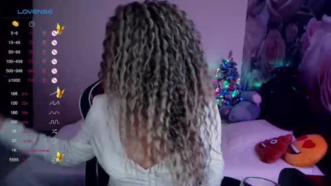 _just_a_queen_3 online show from January 4, 7:13 pm