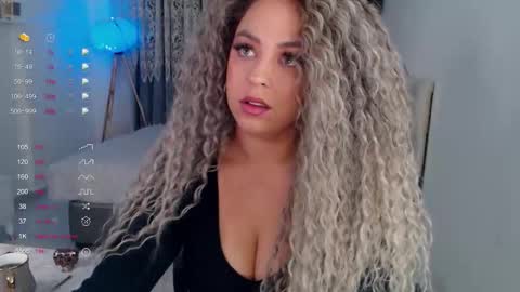 _just_a_queen_3 online show from October 17, 5:04 pm