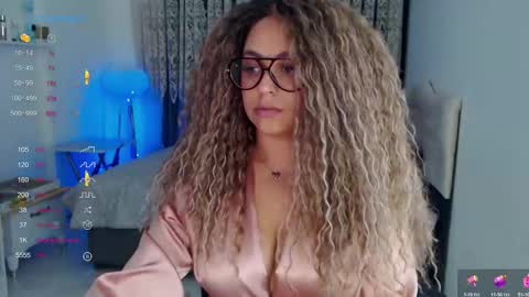 _just_a_queen_3 online show from December 21, 4:47 pm