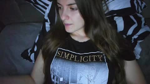 _just_a_simple_girl online show from December 9, 7:18 pm