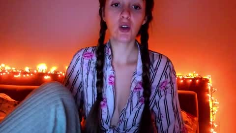 _just_a_simple_girl online show from October 15, 11:32 am