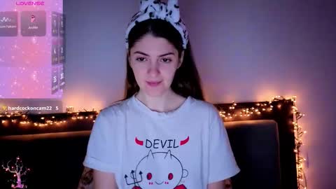 _just_a_simple_girl online show from February 15, 9:19 am