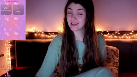 _just_a_simple_girl online show from February 19, 3:13 am