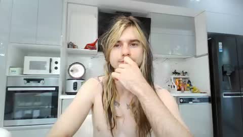 Snapshot of _just_funk_ chatting on June 30, 12:44 am My song - online show from June 30, 12:44 am