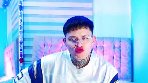 Snapshot of _justinmoon2 chatting on May 9, 8:08 am mod online show from May 9, 8:08 am