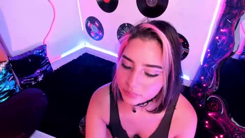 Snapshot of _karine01 chatting on January 8, 10:37 pm _karine01 online show from January 8, 10:37 pm