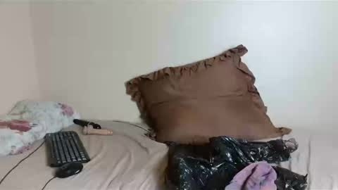 Snapshot of _karishma chatting on February 23, 2:18 am _karishma online show from February 23, 2:18 am
