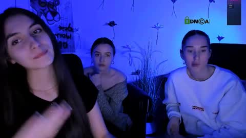 _kellykitten_ online show from April 29, 5:30 pm