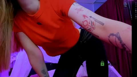 _kellykitten_ online show from May 7, 8:52 am