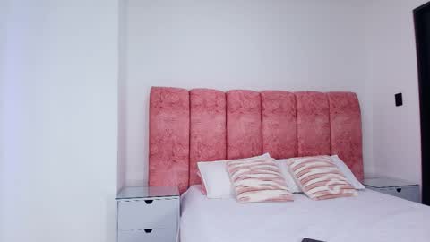 Kendall online show from December 16, 11:59 am