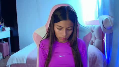 khloe sweet online show from April 22, 3:13 pm