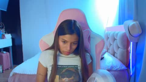 khloe sweet online show from April 27, 2:26 pm