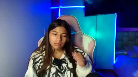 khloe sweet online show from May 5, 7:00 pm