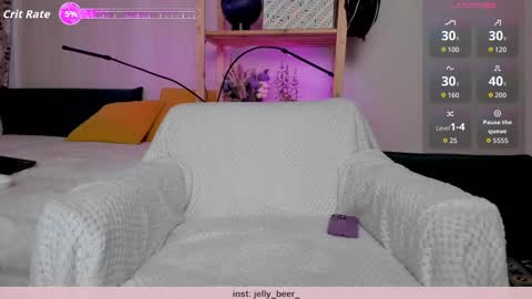 Kiara 0100 - 0700 UTC almost every day online show from October 30, 7:21 am