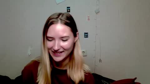 _kikiclark_ online show from October 10, 8:52 pm