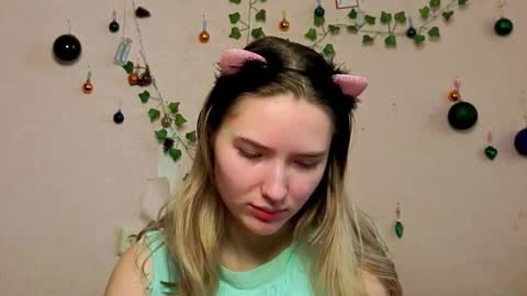 _kikiclark_ online show from February 14, 9:17 am