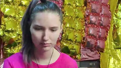 Snapshot of _kikiclark_ chatting on April 13, 5:29 pm _kikiclark_ online show from April 13, 5:29 pm