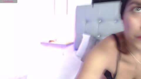 Snapshot of _kimmygrey chatting on March 2, 7:54 pm Kin online show from March 2, 7:54 pm