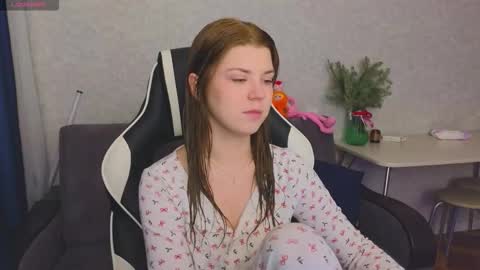 Molly   Emily online show from December 18, 7:42 pm