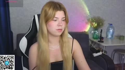 Molly   Emily online show from April 19, 7:40 am