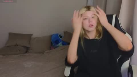 Molly   Emily online show from July 11, 8:22 pm