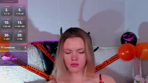 Snapshot of _kittymoore chatting on October 27, 2:21 pm Kitty - online show from October 27, 2:21 pm