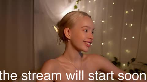 Snapshot of _kkkhaleesi_ chatting on February 15, 10:39 pm DENI online show from February 15, 10:39 pm