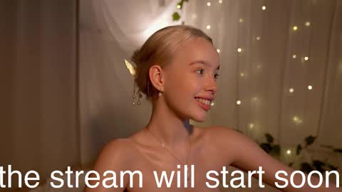 Snapshot of _kkkhaleesi_ chatting on February 24, 10:19 pm DENI online show from February 24, 10:19 pm