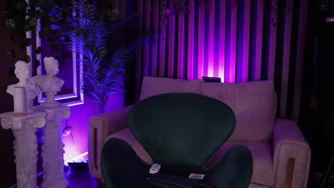   online show from October 7, 8:17 pm