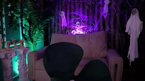   online show from October 9, 11:14 pm