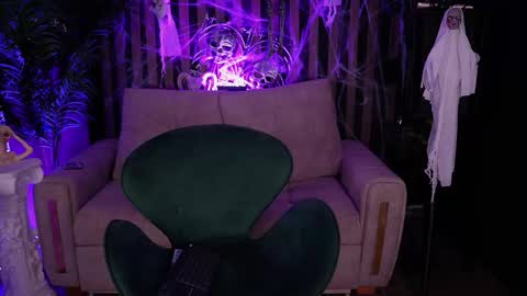   online show from October 10, 8:30 pm