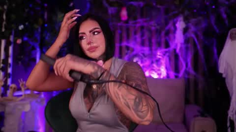   online show from October 18, 7:25 pm