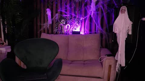   online show from October 20, 10:54 pm