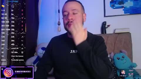 Snapshot of _krissricci_ chatting on October 13, 5:18 am online show from October 13, 5:18 am