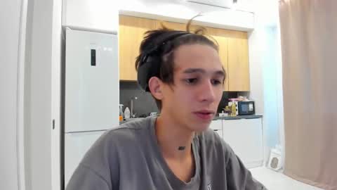 Snapshot of _kurt chatting on October 17, 4:37 am Kurt online show from October 17, 4:37 am