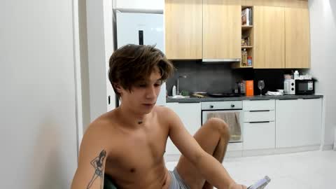 Snapshot of _kurt chatting on October 29, 3:25 pm Kurt online show from October 29, 3:25 pm