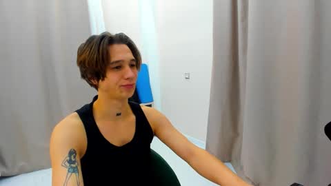 Snapshot of _kurt chatting on January 9, 2:25 am Kurt online show from January 9, 2:25 am