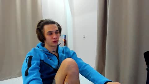 Snapshot of _kurt chatting on February 15, 10:28 pm Kurt online show from February 15, 10:28 pm