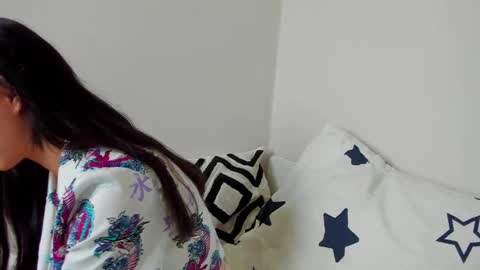 Snapshot of _kyragrothen_ chatting on April 2, 8:12 am Lelya online show from April 2, 8:12 am