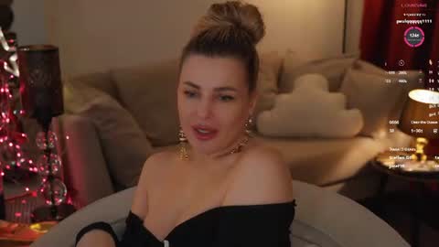 _lady__m_ online show from July 27, 9:55 pm