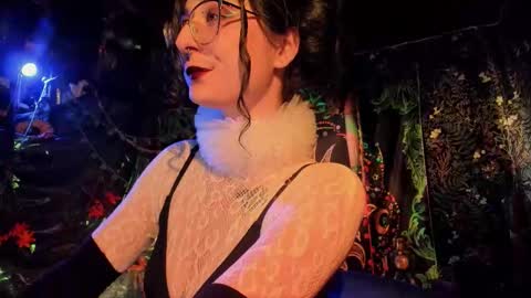 Snapshot of _lady_luna_ chatting on December 3, 11:36 pm Lady Luna online show from December 3, 11:36 pm