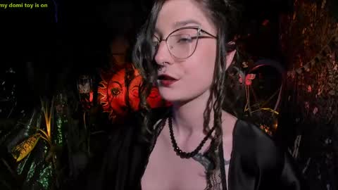 Lady Luna online show from May 16, 10:30 pm