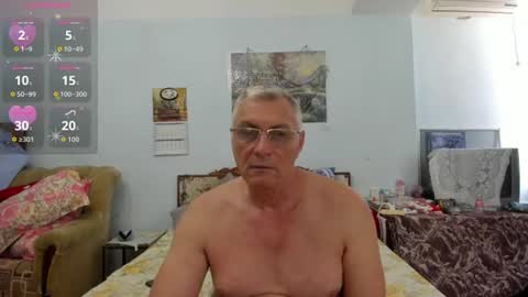 Lory online show from June 10, 9:52 am