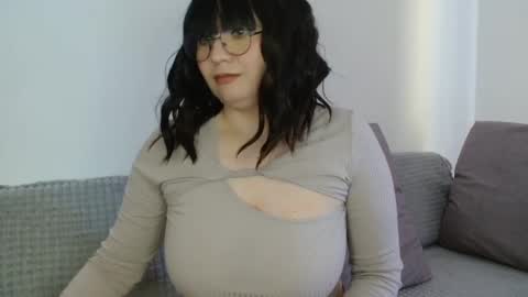Snapshot of _lalilu_ chatting on February 21, 11:22 am _lalilu_ online show from February 21, 11:22 am