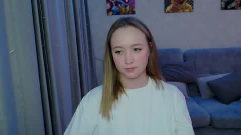 _lalune_ online show from December 29, 12:09 am