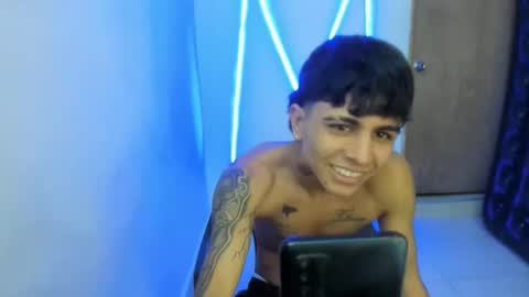 Snapshot of _latinhot_420 chatting on March 31, 8:42 pm _latinhot_420 online show from March 31, 8:42 pm