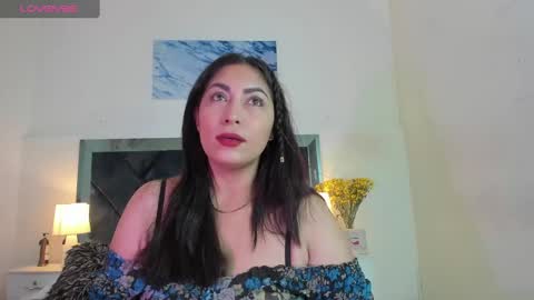 Lauralove online show from February 26, 10:20 pm
