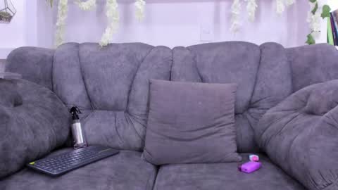     online show from January 8, 11:09 pm